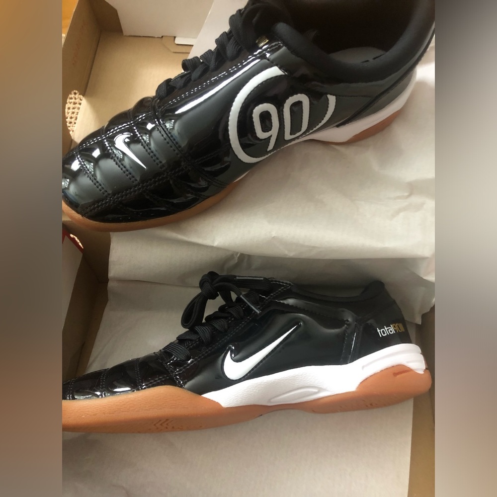 Nike T90 black/white/gold size 8.5